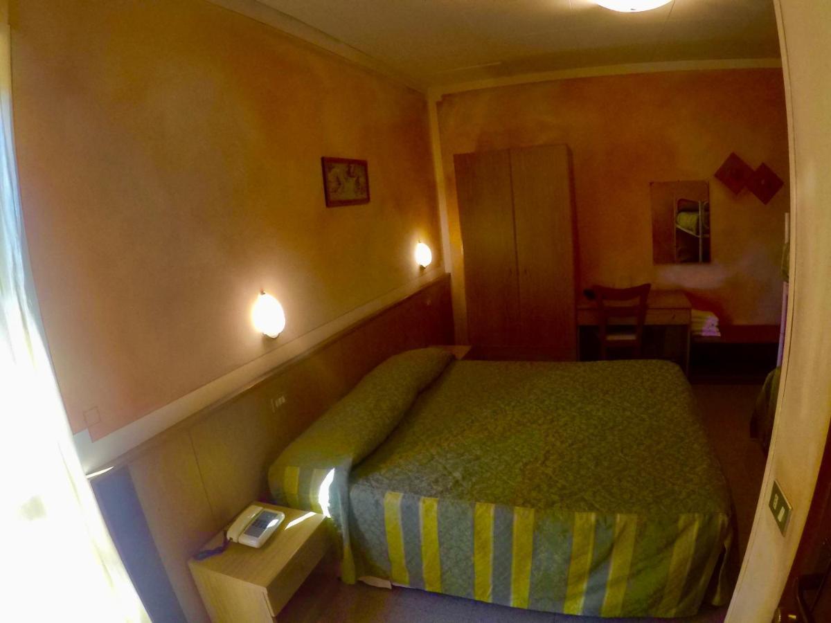 Hotel La Fenice E Sole Tremosine Chambre photo