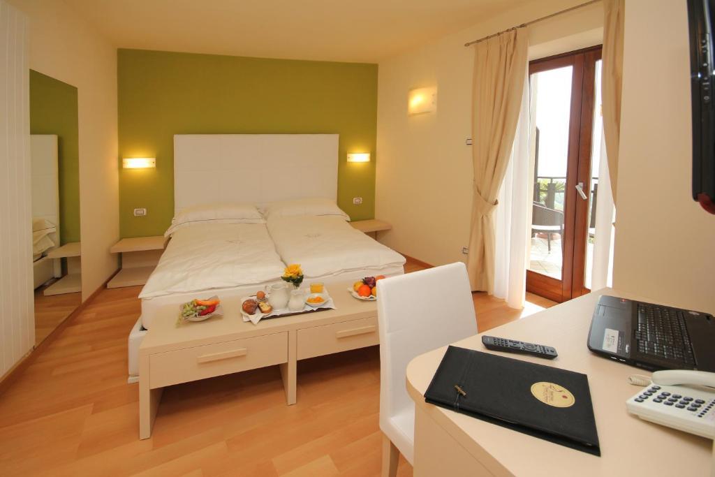 Hotel La Fenice E Sole Tremosine Chambre photo